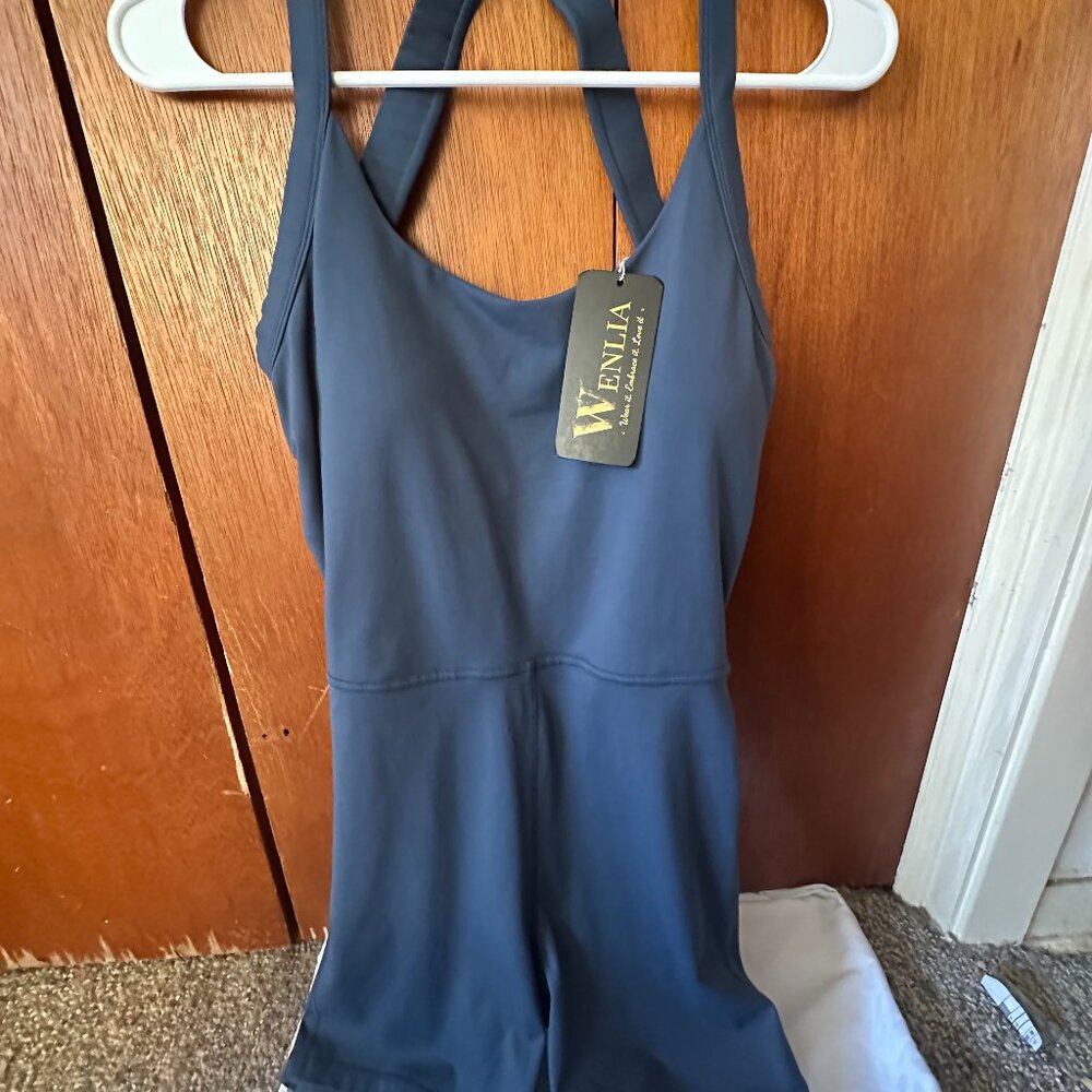 💙 Wenlia Women’s Navy Blue Active Romper — Size Medium (New With Tags)
